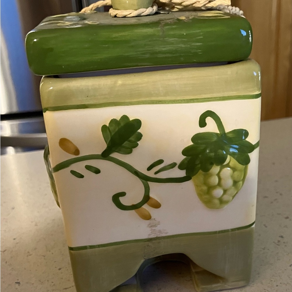 Source Unknown Green and Cream Ceramic Grape-Themed Kitchen tea package holder